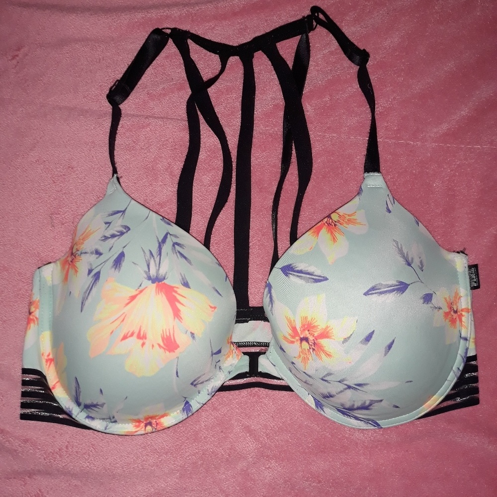 Womens bra ( Victoria secret)